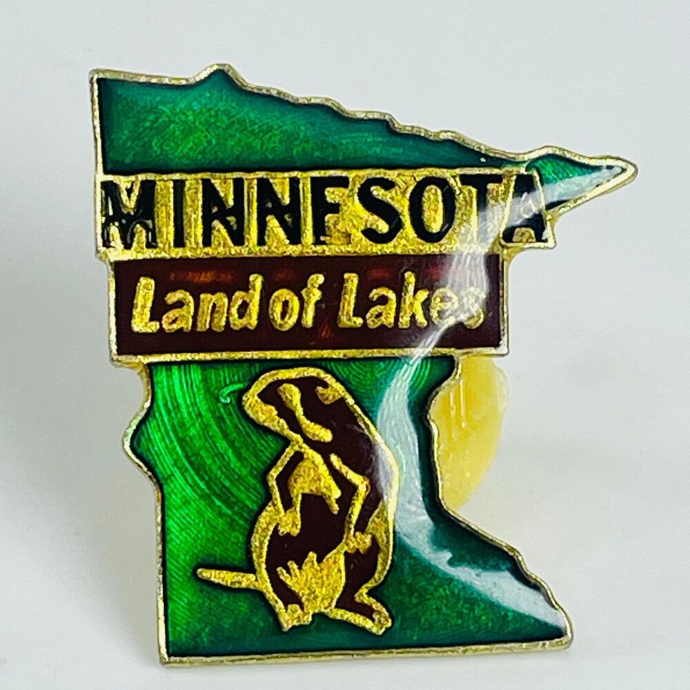 Minnesota Land of Lakes Gopher Tourism Pinback Button State Outline approx